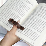 Idée cadeau originale pour lecteur : bague de lecture chien ergonomique