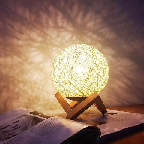 Lampe de chevet rechargeable Planète  Cadeau du Lecteur ®️ – Cadeau du  Lecteur®