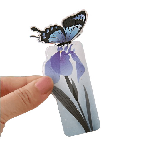 marque page original papillon bleu à la main