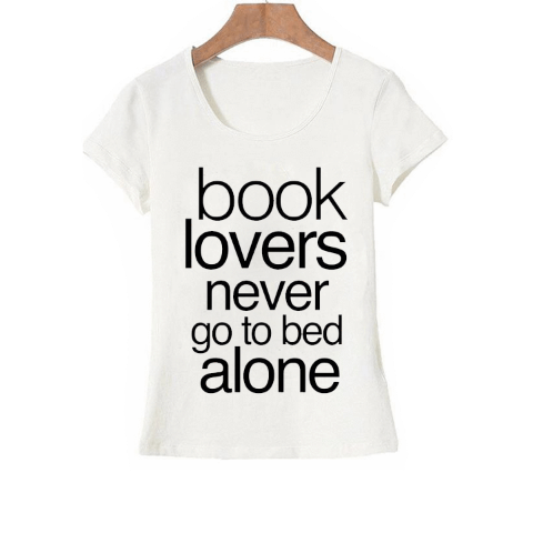 t-shirt avec citation never alone pour les lecteurs et lectrices