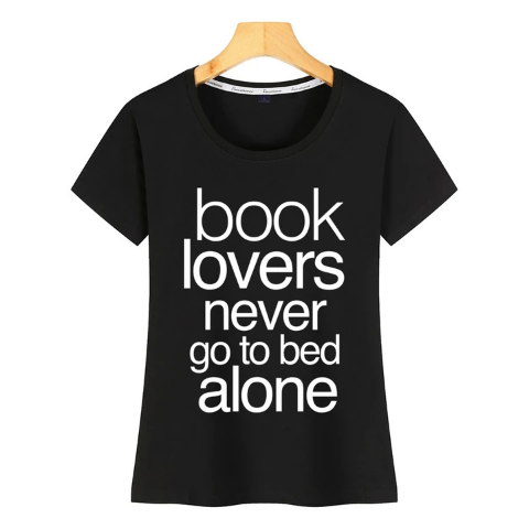 t-shirt noir avec citation never alone pour lecteurs